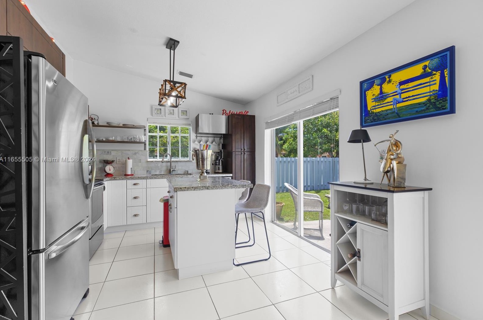 3864 145 Ave, Miami FL 33175-7834 exterior