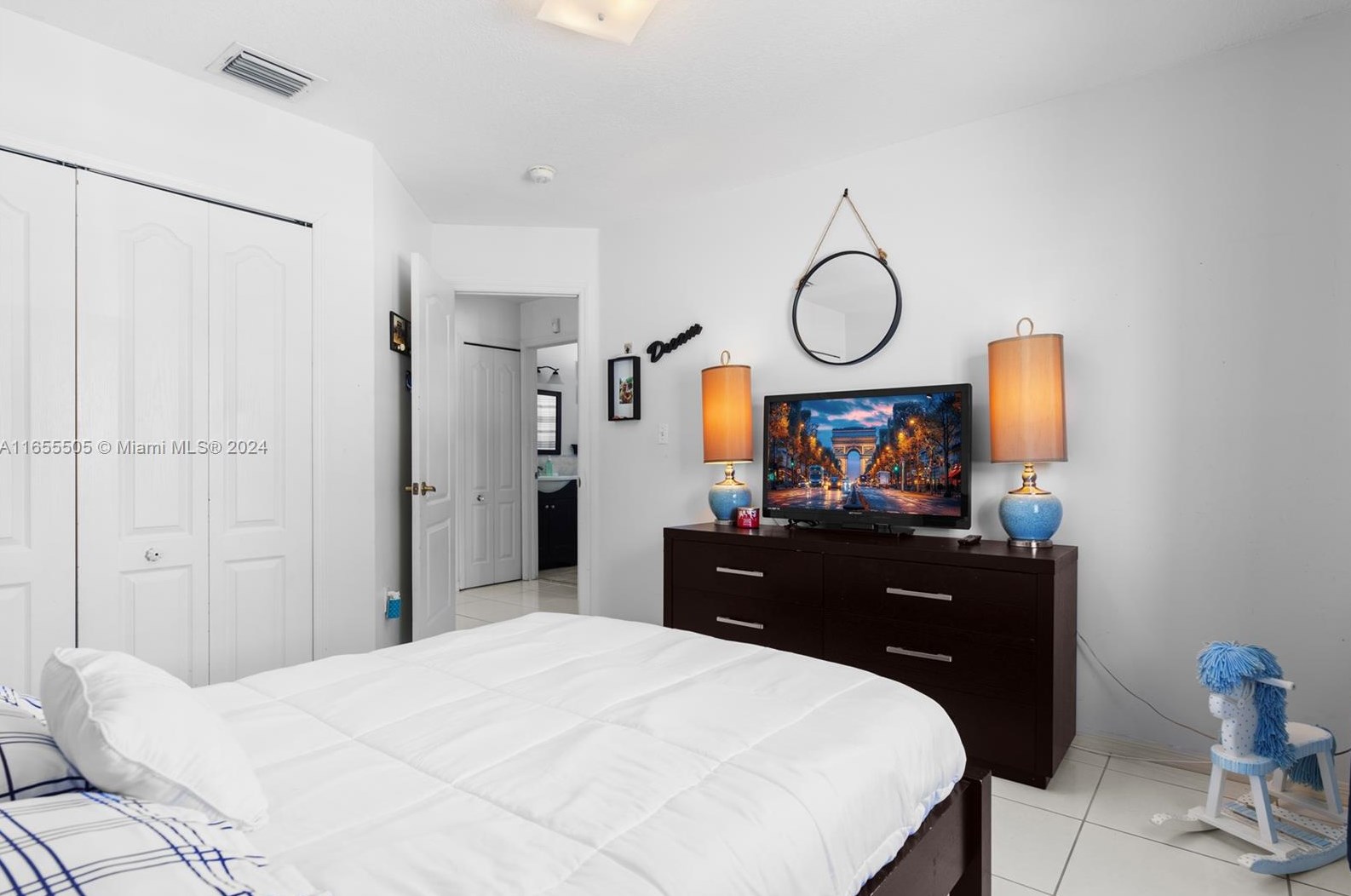 3864 145 Ave, Miami FL 33175-7834 exterior