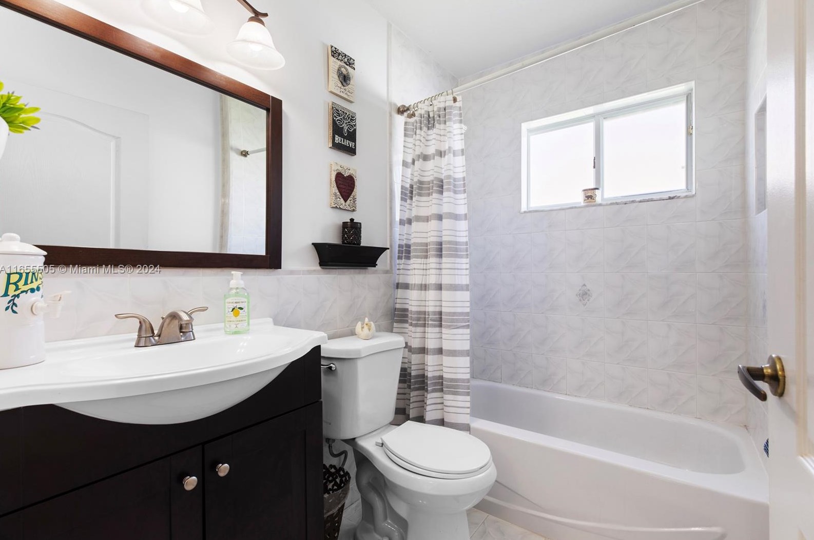 3864 145 Ave, Miami FL 33175-7834 exterior