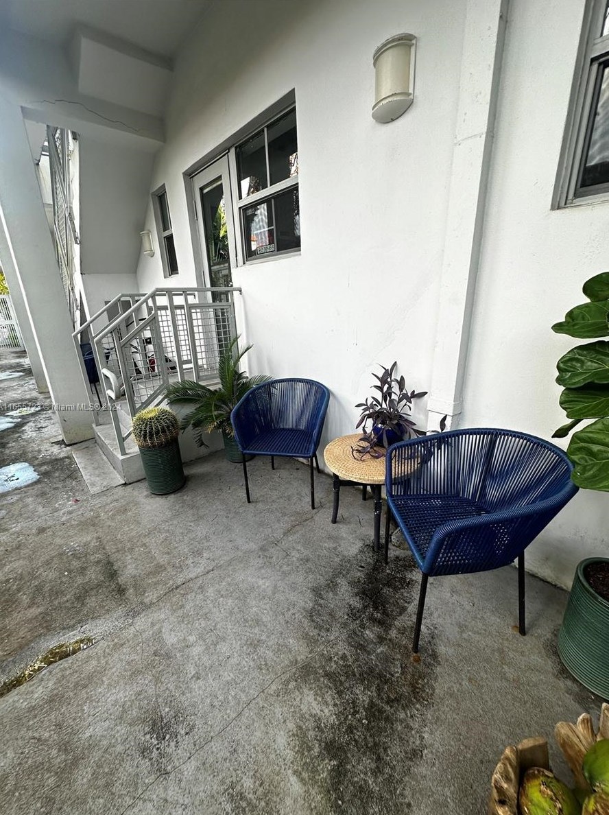 1600 Michigan Ave, Miami Beach FL  33139-2504 exterior