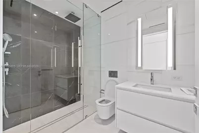 300 Biscayne Blvd Way #3201, Miami, FL 33131 - Photo 17