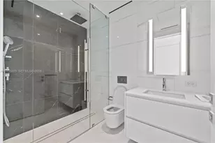 300 Biscayne Blvd Way, Miami, FL 33131 - Photo 17