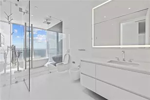 300 Biscayne Blvd Way, Miami, FL 33131 - Photo 13