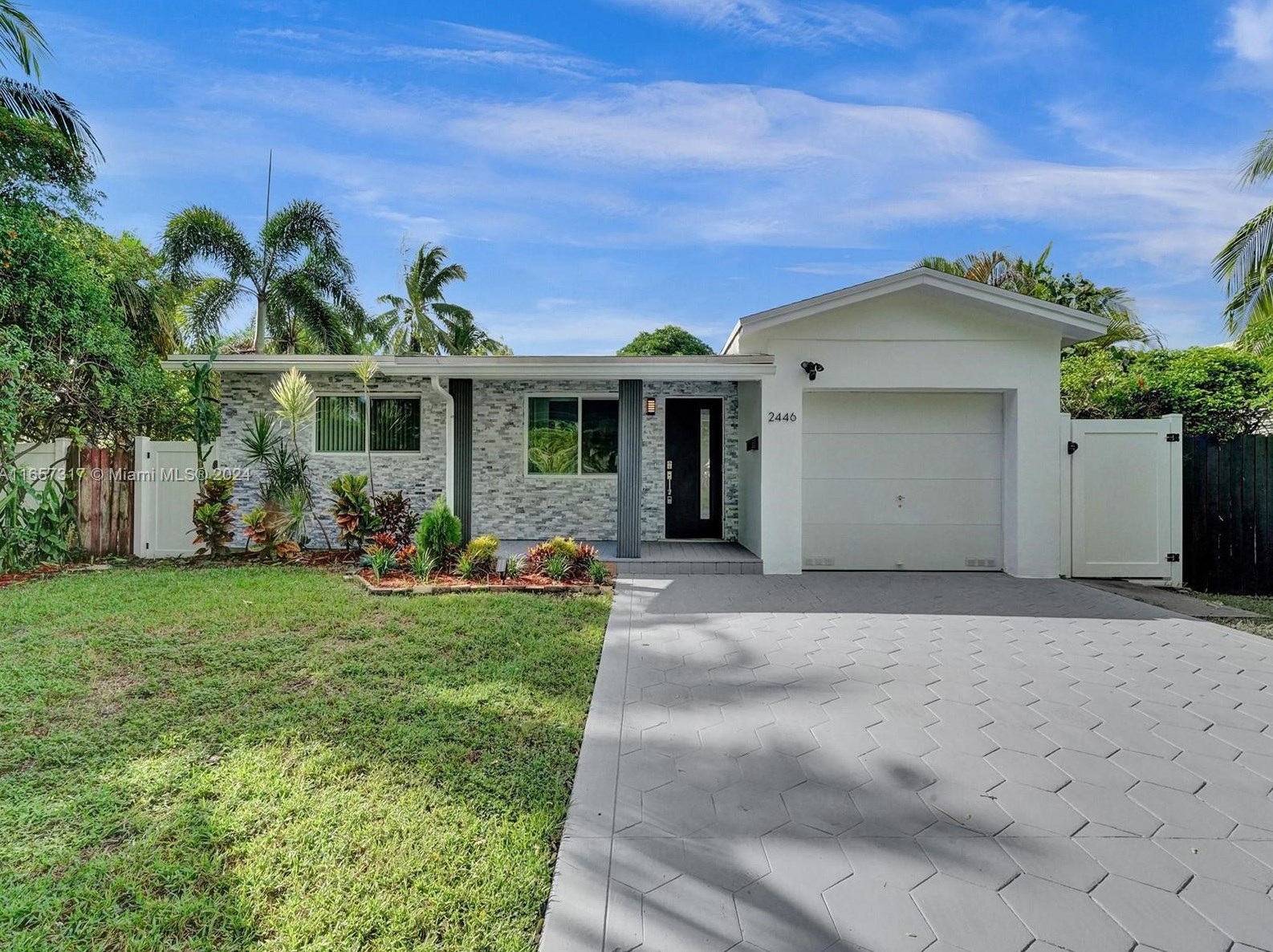 2446 Fillmore St, Hollywood FL 33020-4308 exterior