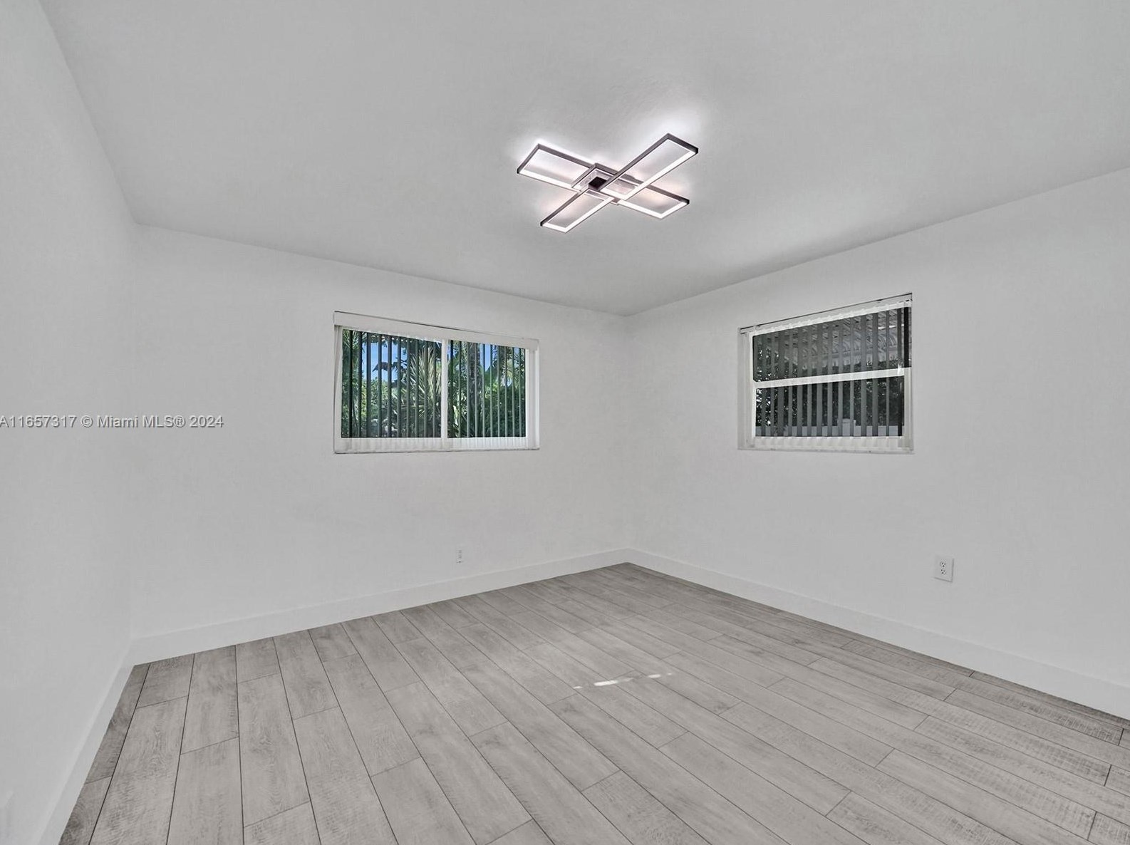 2446 Fillmore St, Hollywood FL 33020-4308 exterior