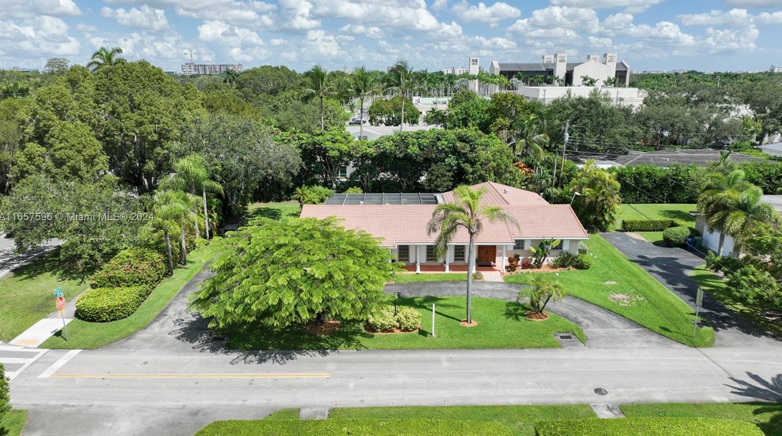 5685 85 St, Miami FL 33150-2642 exterior