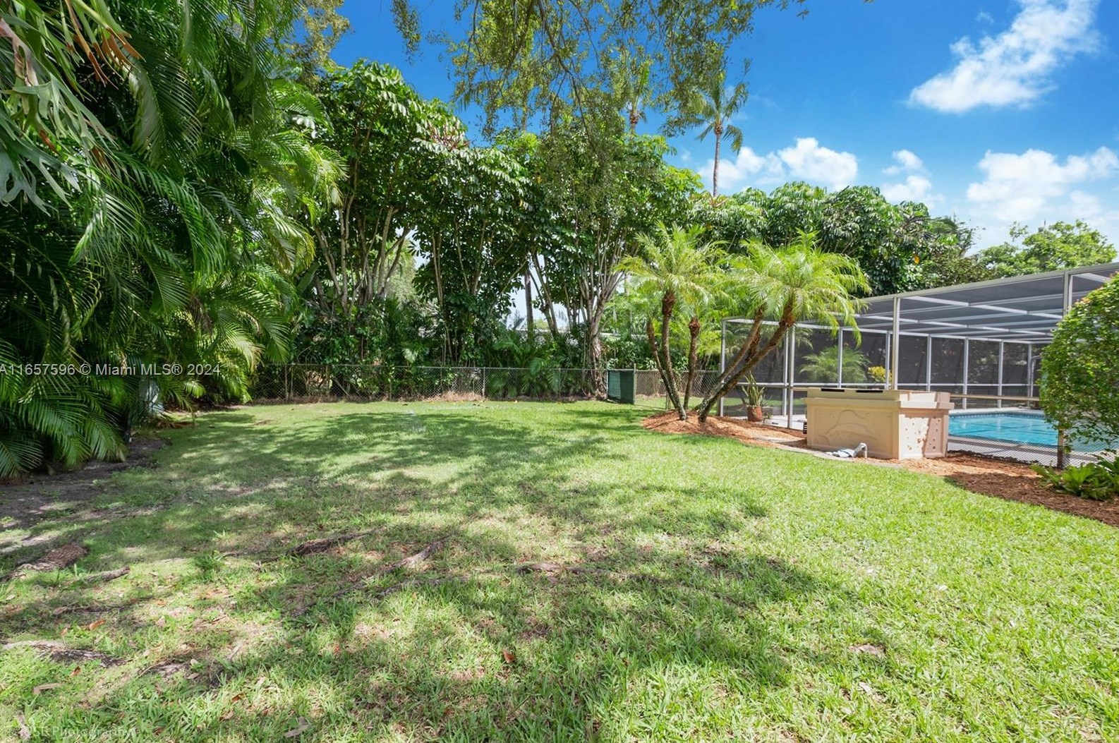 5685 85 St, Miami FL 33150-2642 exterior