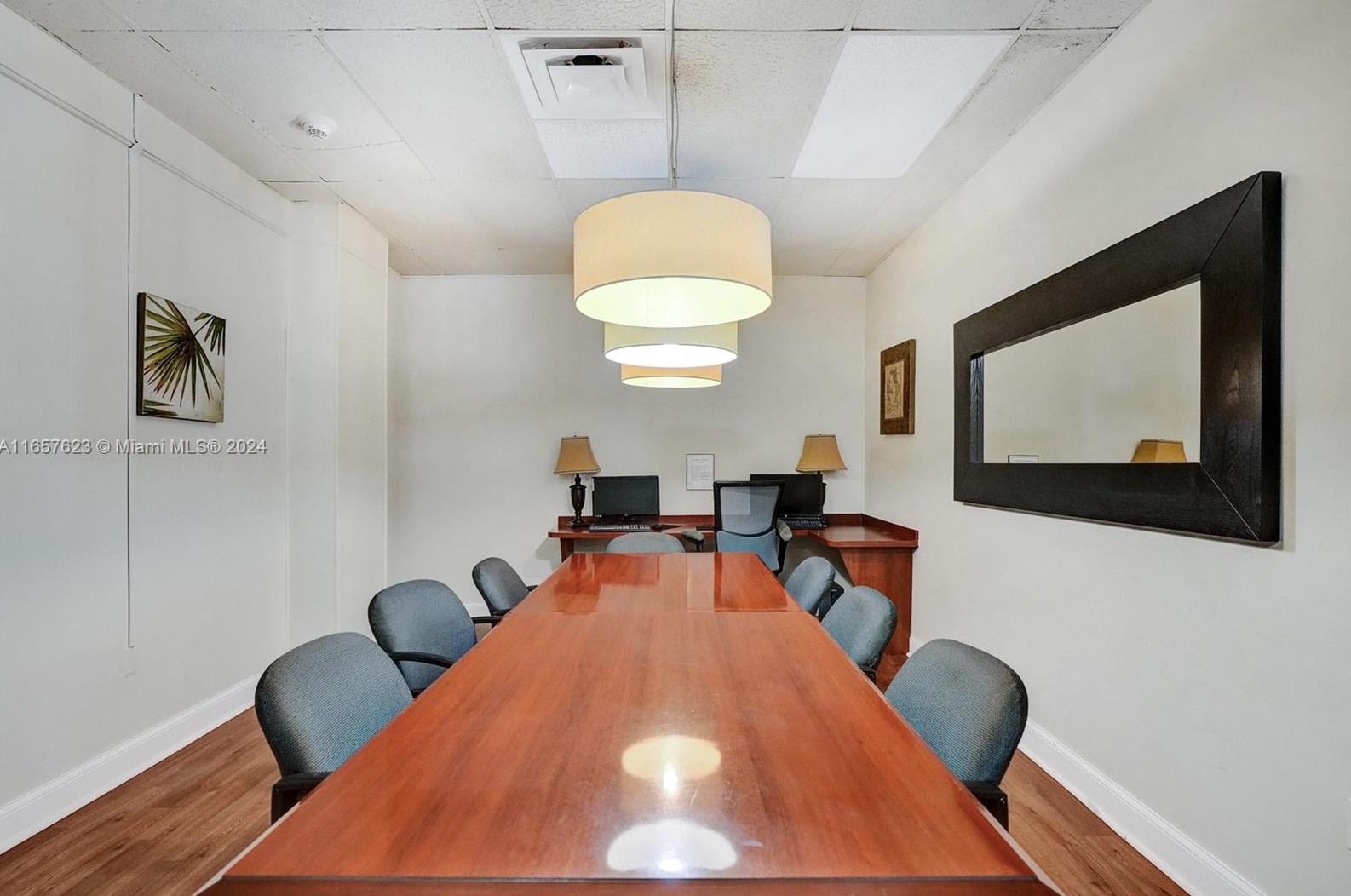 500 Bayview Dr, Miami FL  33160-4710 exterior