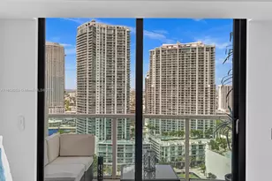 41 SE 5th St, Miami, FL 33131 - Photo 9