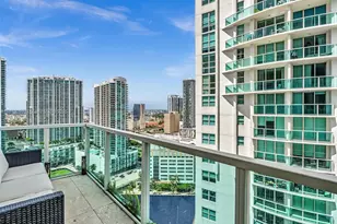 41 SE 5th St, Miami, FL 33131 - Photo 27