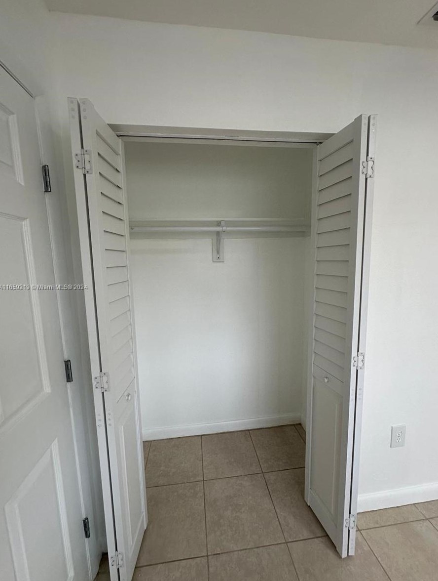 1849 35th St, Miami FL  33142-5462 exterior