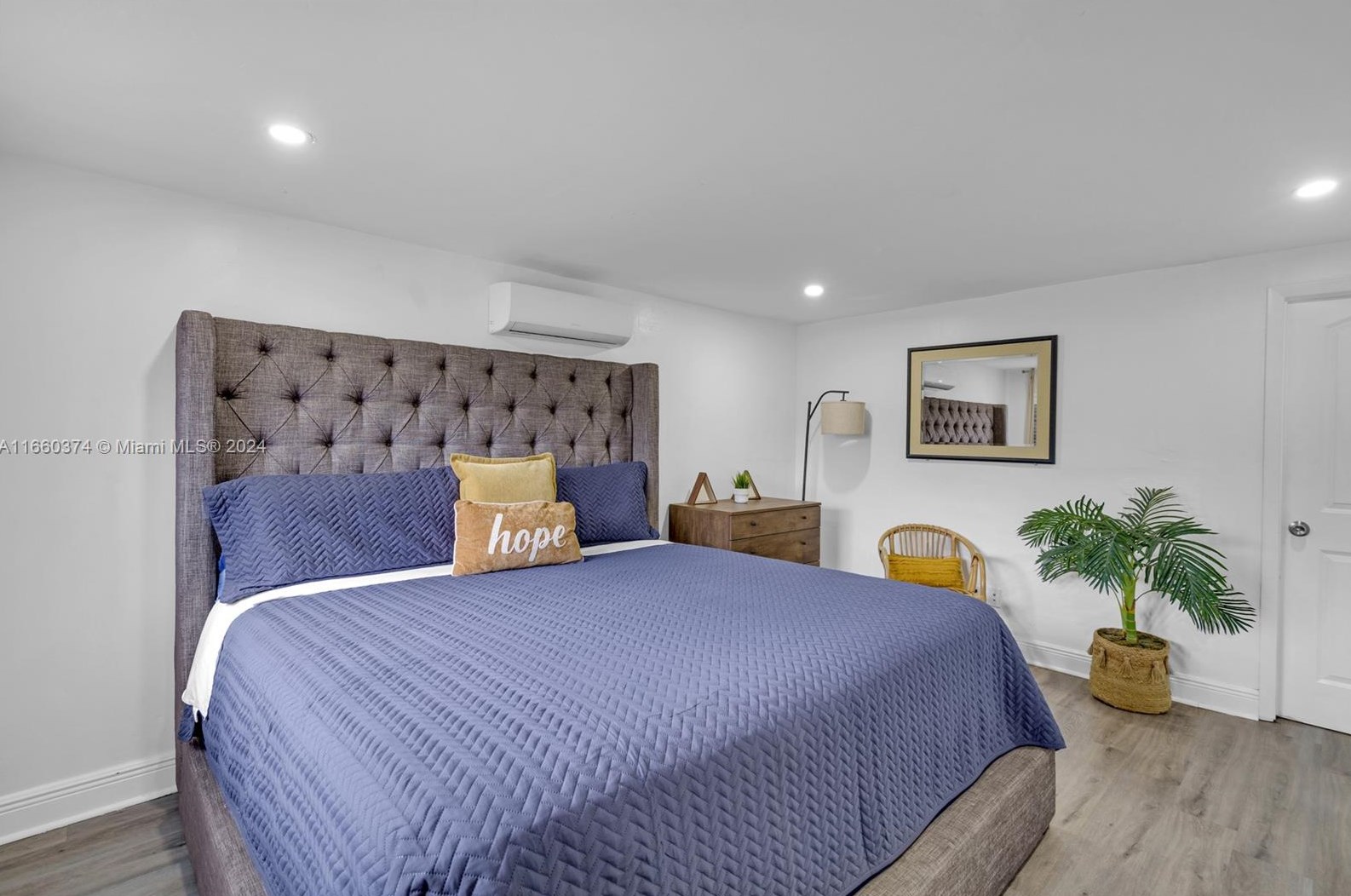 1201 211 St, Miami FL 33056-1121 exterior