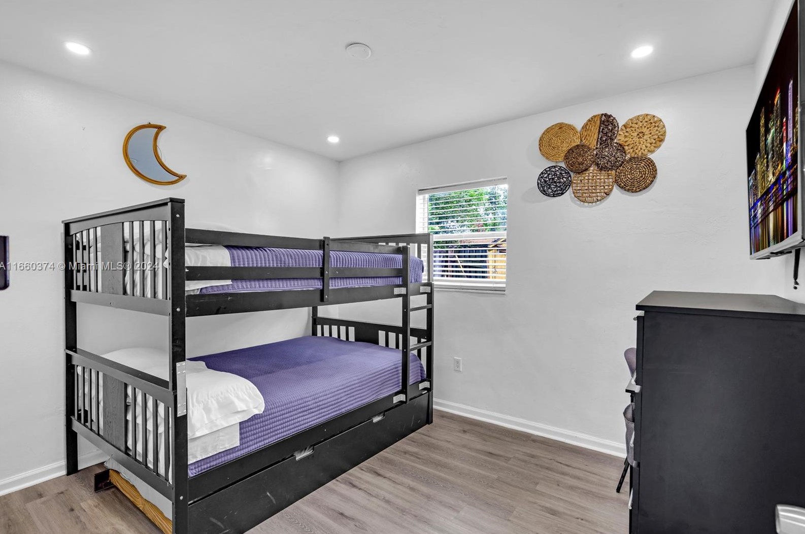 1201 211 St, Miami FL 33056-1121 exterior