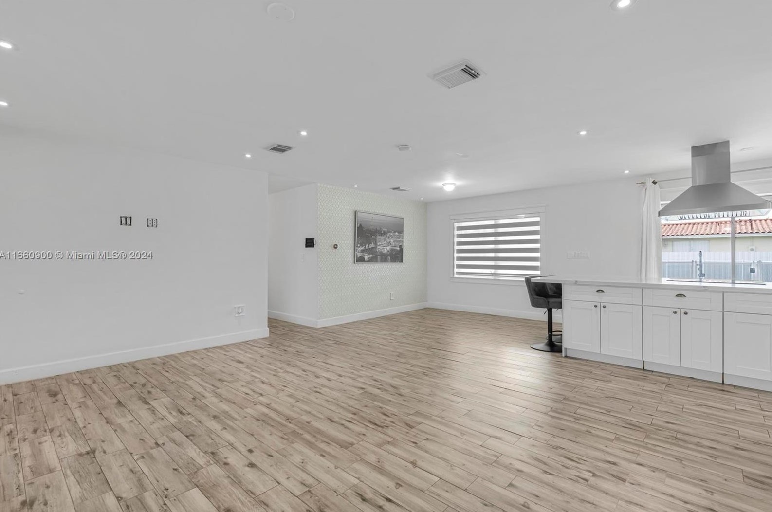 10350 44 St, Miami FL 33142-7971 exterior