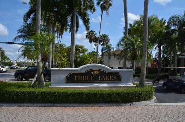15111 136 Pl, Miami FL  33175-1050 exterior