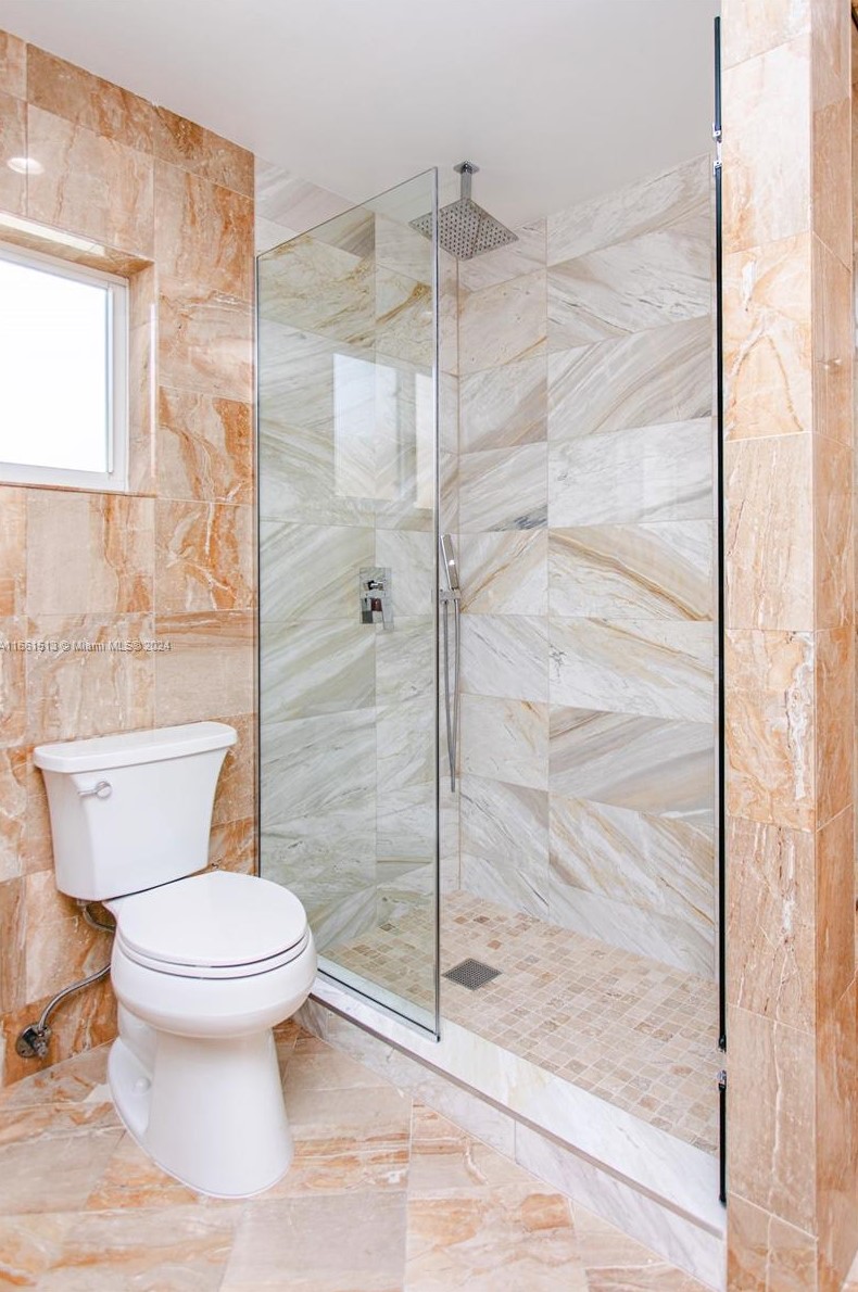 1045 Hollywood Blvd, Hollywood FL 33019-1515 exterior