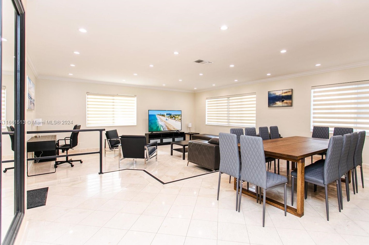 1045 Hollywood Blvd, Hollywood FL 33019-1515 exterior