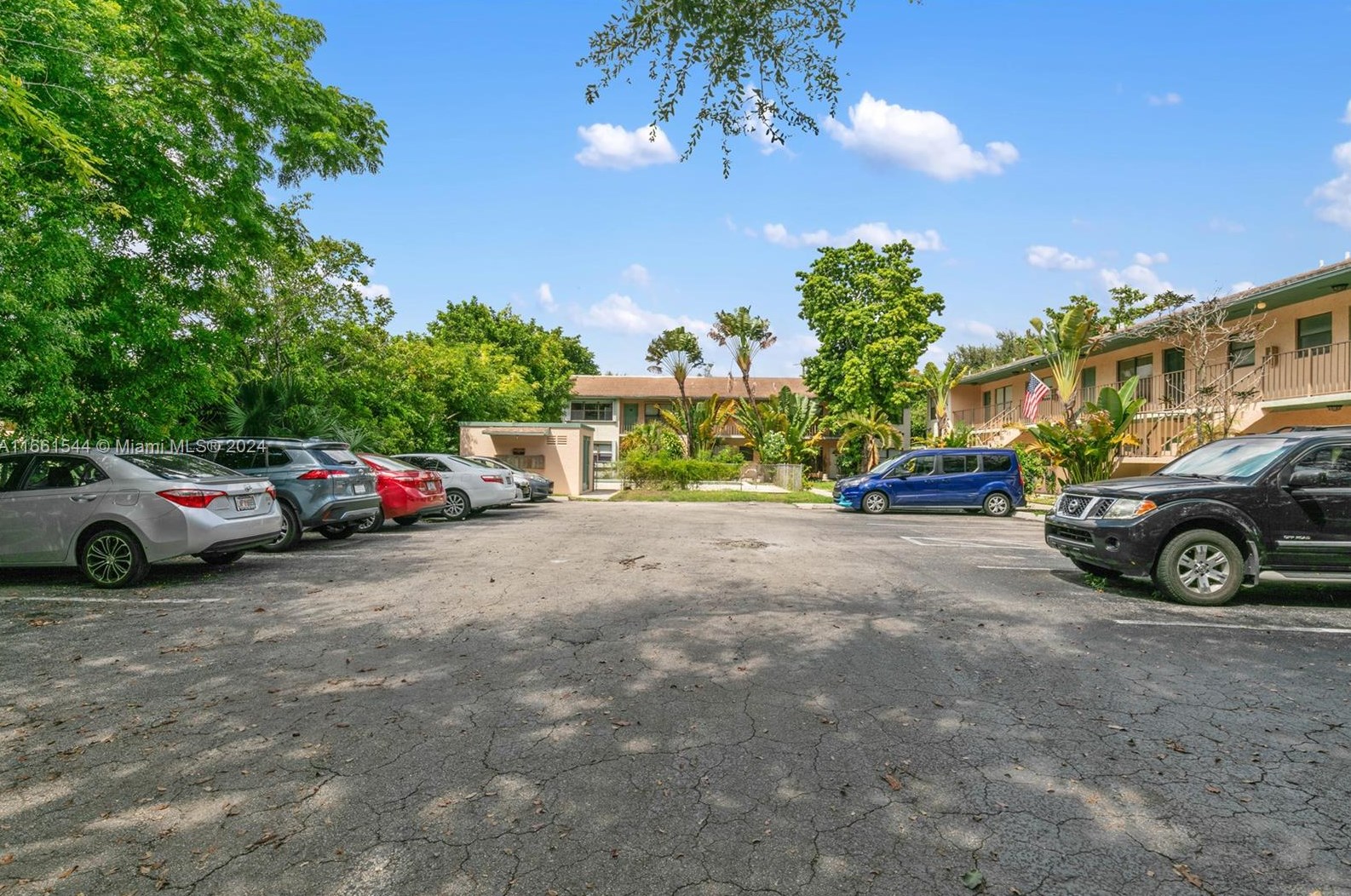 2225 Monroe St, Hollywood FL  33020-5316 exterior