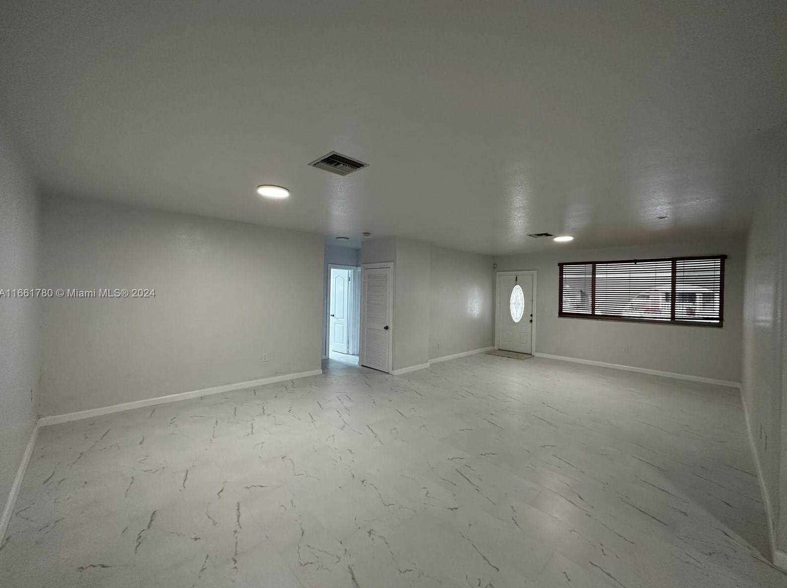 1805 175 St, Miami FL 33056-4840 exterior