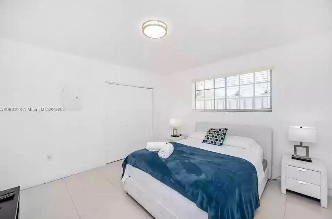 8690 Grand Canal Dr, Miami FL  33144-3546 exterior