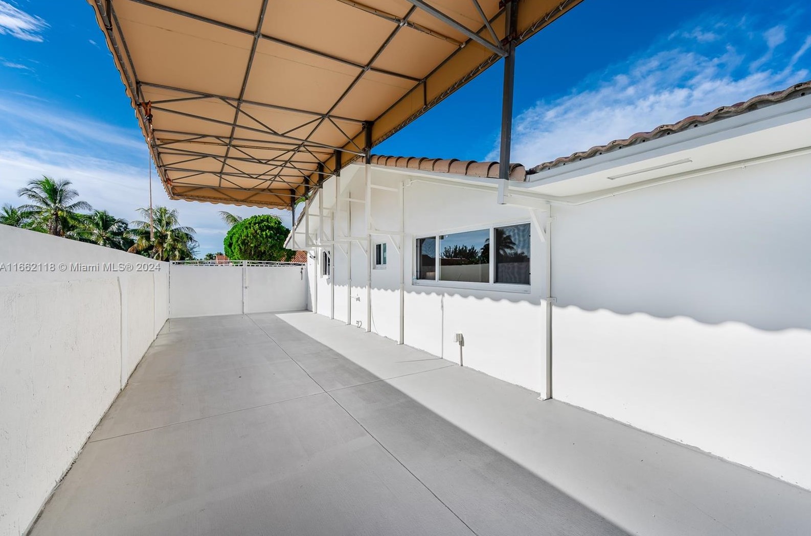 13015 2nd Ter, Miami FL 33125-4936 exterior