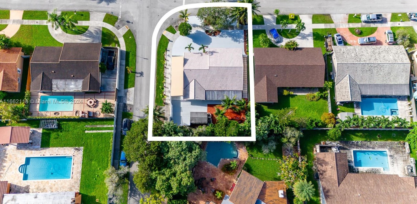 13015 2nd Ter, Miami FL 33125-4936 exterior