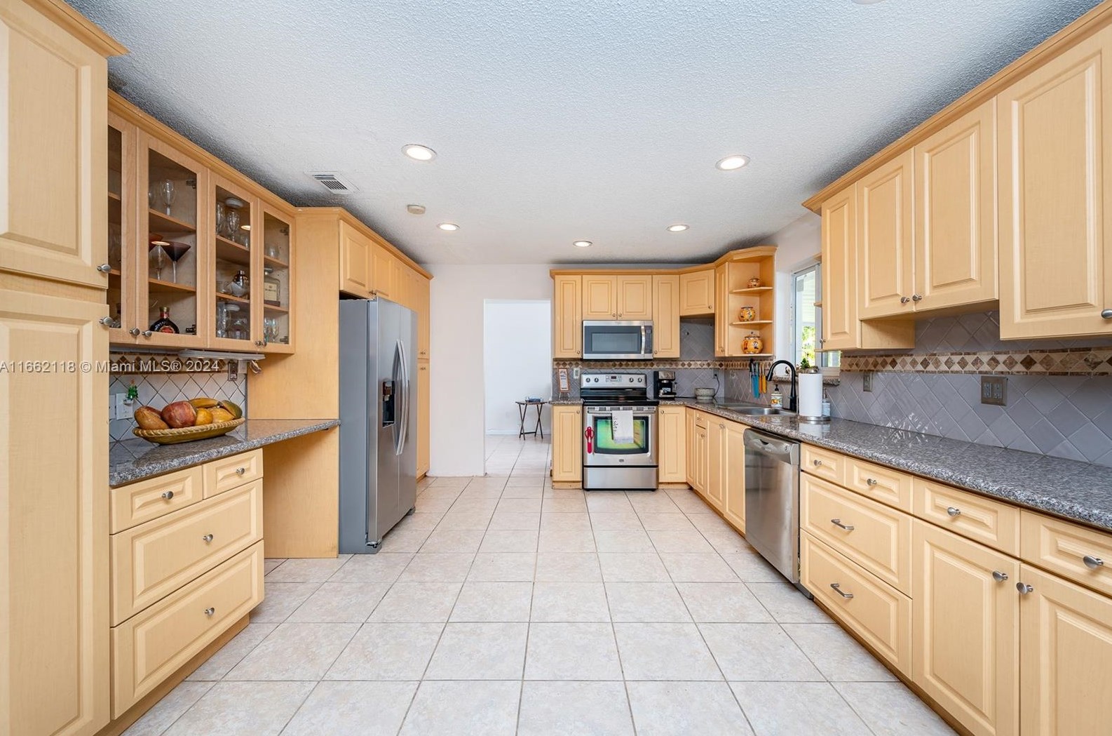 13015 2nd Ter, Miami FL 33125-4936 exterior