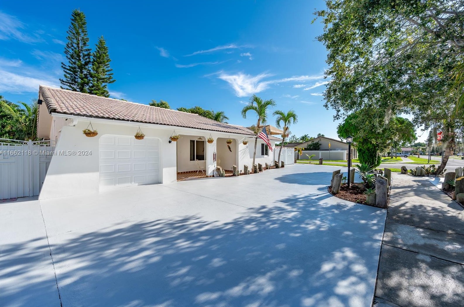 13015 2nd Ter, Miami FL 33125-4936 exterior