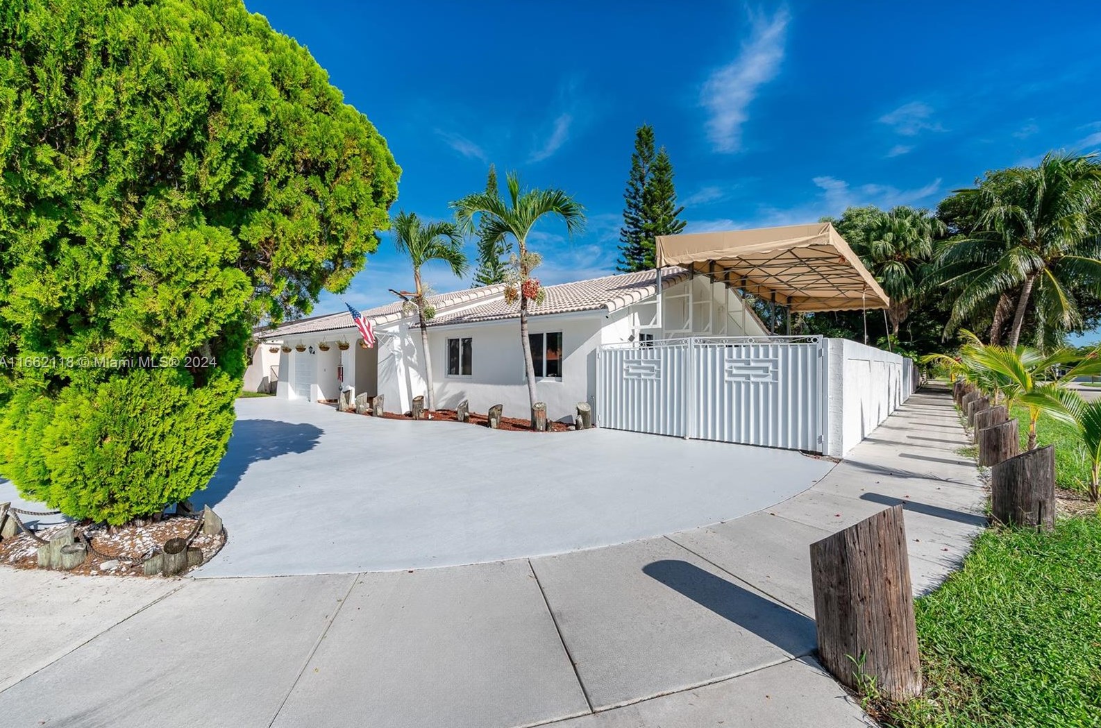 13015 2nd Ter, Miami FL 33125-4936 exterior