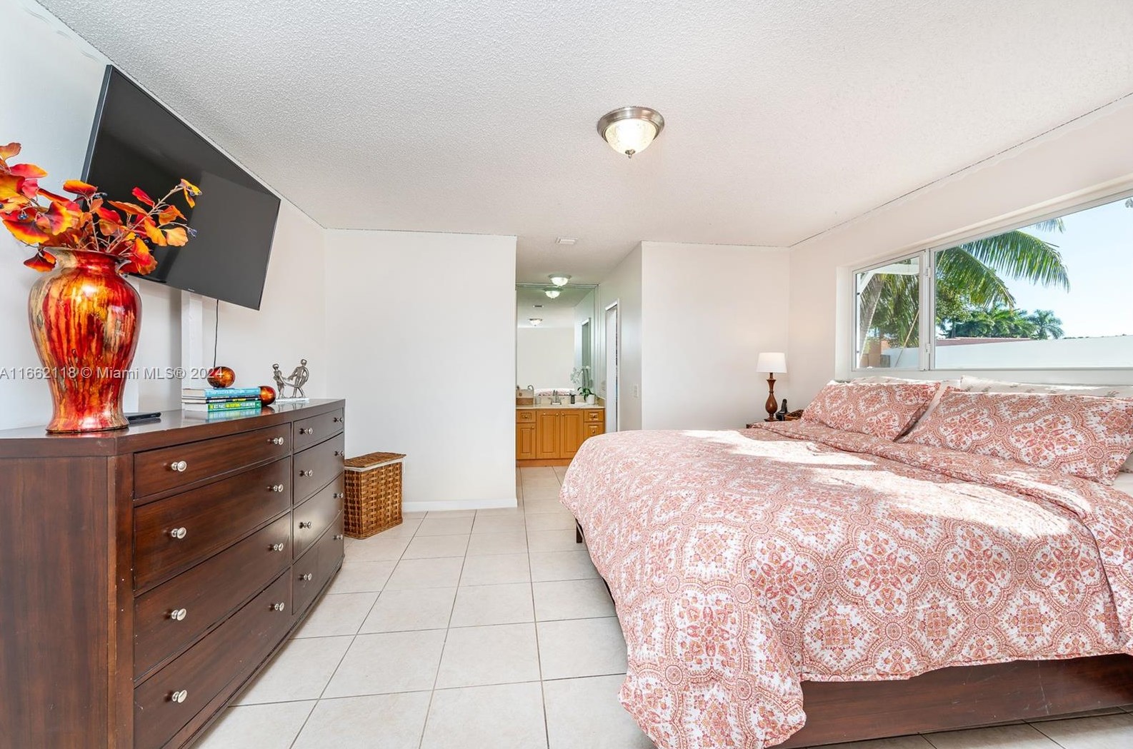 13015 2nd Ter, Miami FL 33125-4936 exterior