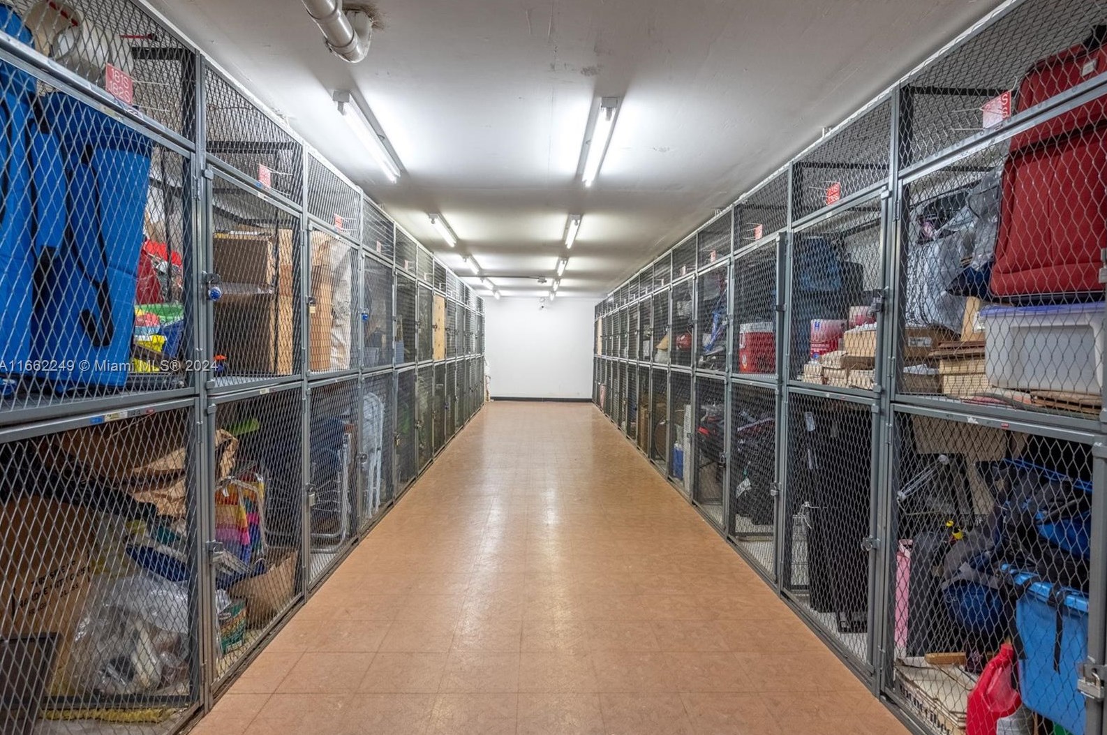 1201 Ocean Dr, Hollywood FL 33019-2121 exterior