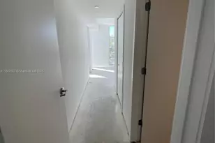 13800 Highland Dr, North Miami Beach, FL 33181 - Photo 7