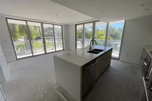 13800 Highland Dr, North Miami Beach, FL 33181 - Photo 3