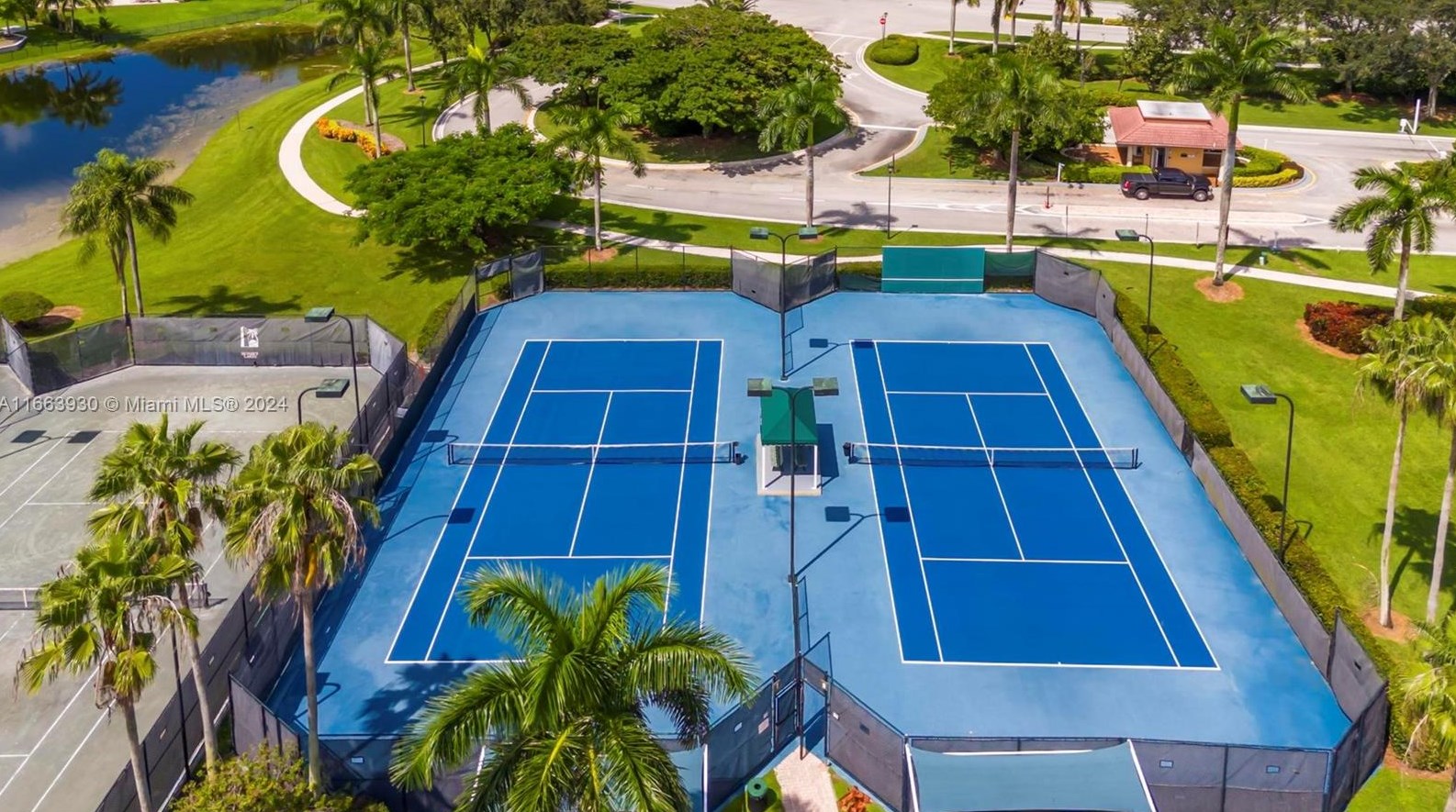 18862 55th St, Hollywood FL  33029-6291 exterior