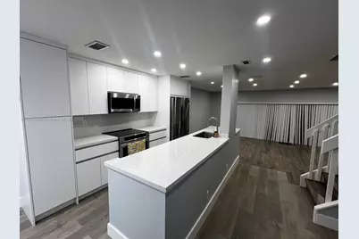 8223 NW 8th St #11, Plantation, FL 33324 - Photo 1