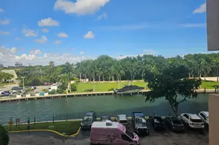 1800 NE 114th St, Miami, FL 33181 - Photo 31