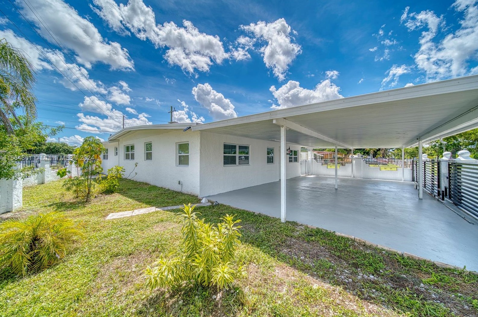 2000 Service Rd, Miami FL 33054-3753 exterior