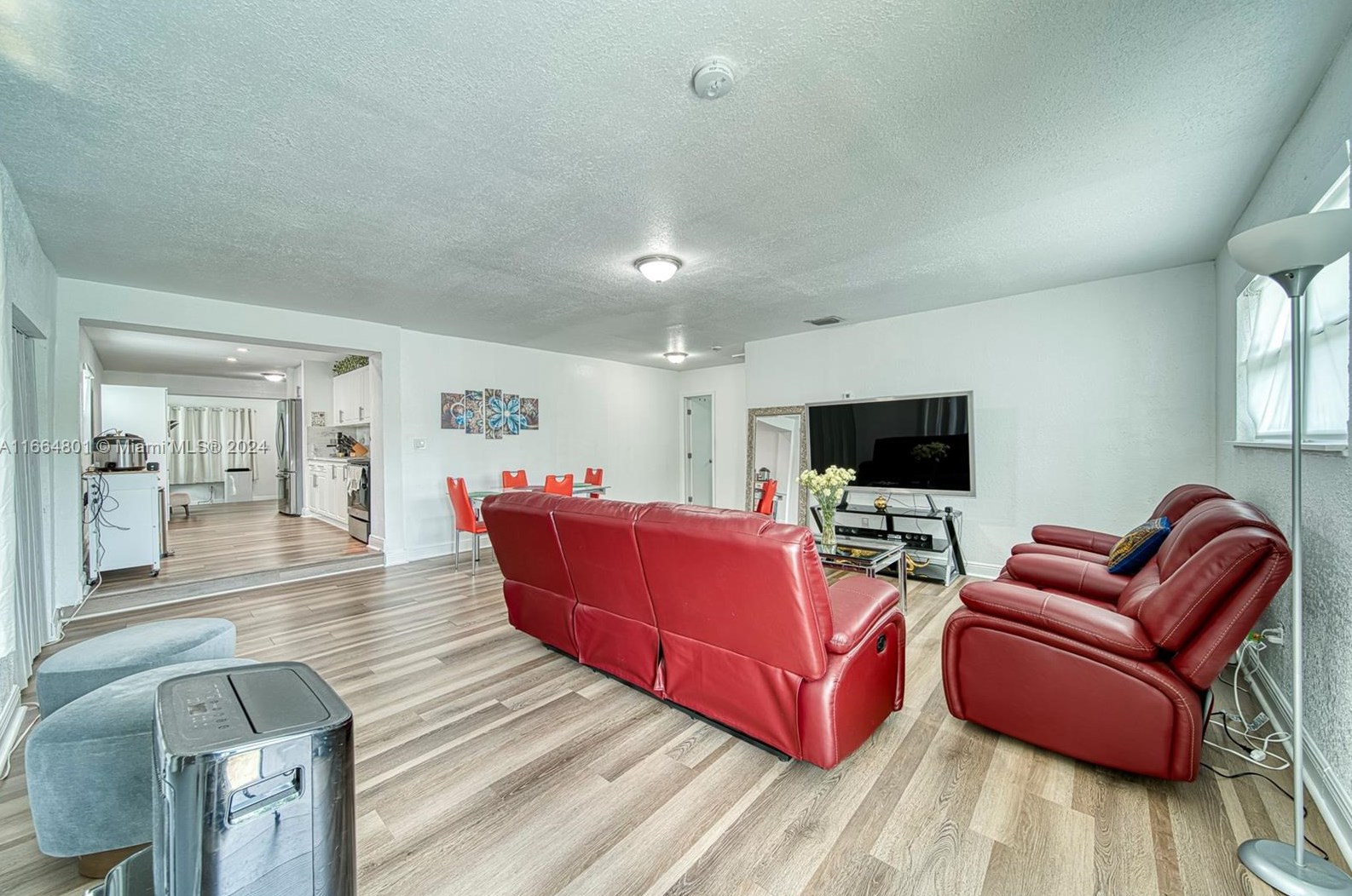 2000 Service Rd, Miami FL 33054-3753 exterior