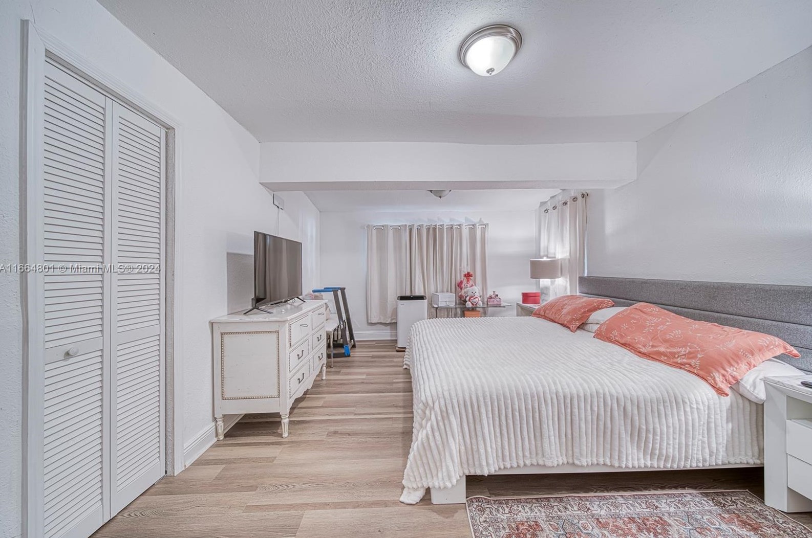 2000 Service Rd, Miami FL 33054-3753 exterior