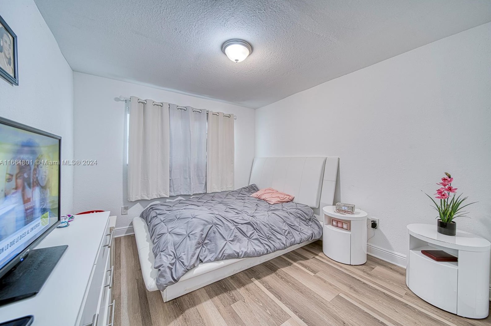 2000 Service Rd, Miami FL 33054-3753 exterior