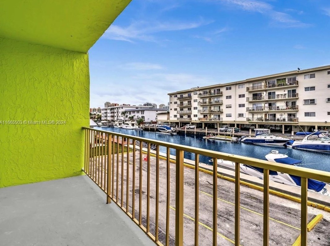 3626 168th St, Miami FL  33160-3592 exterior