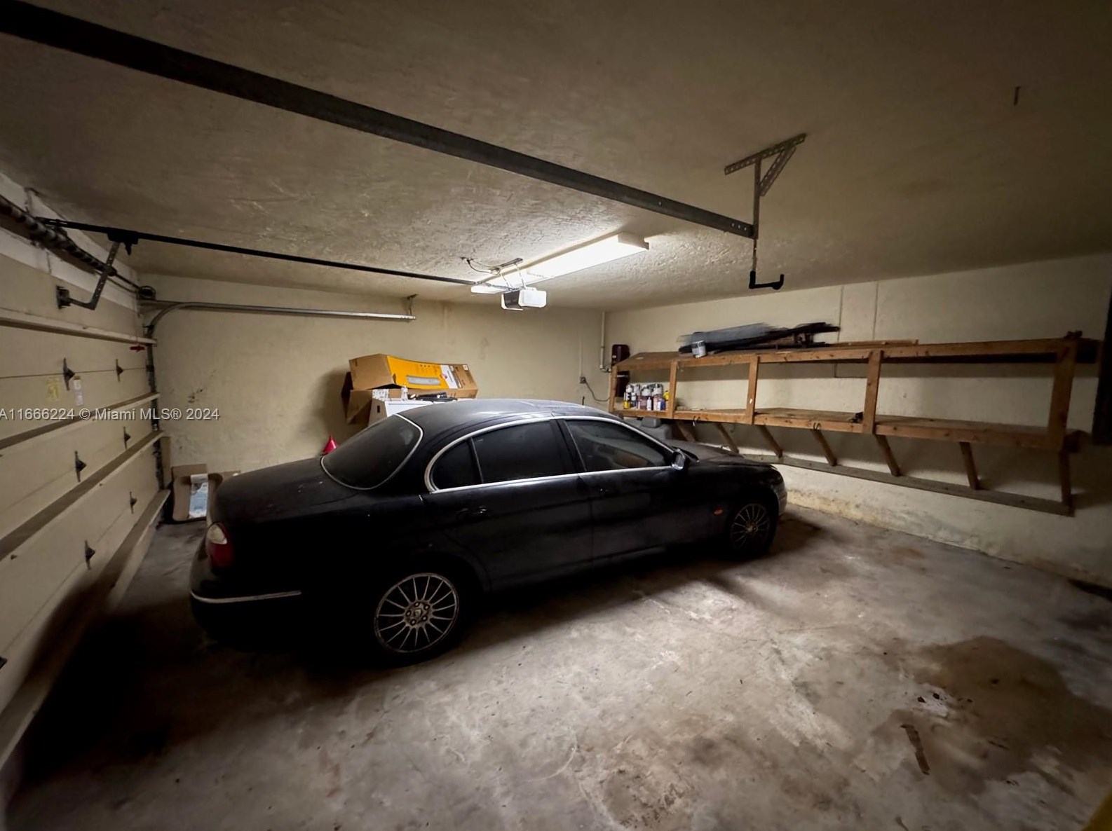 2000 Bayshore Dr, Miami FL  33133-3252 exterior