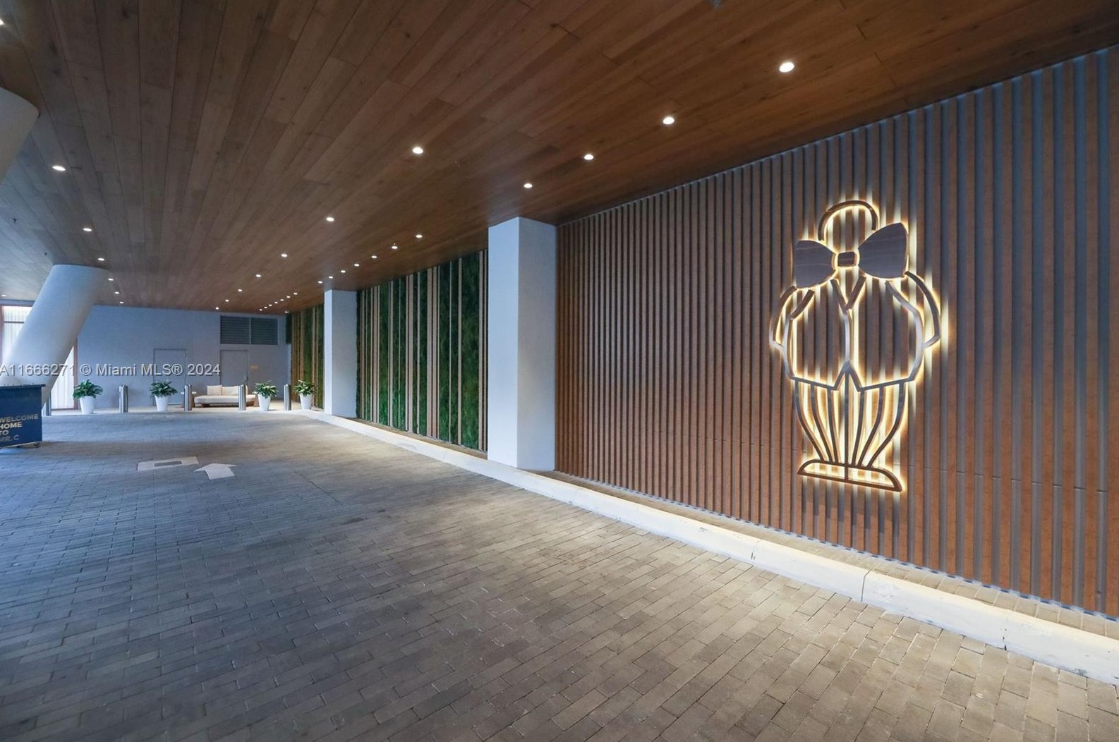 2655 Bayshore Dr, Miami FL 33133-5446 exterior