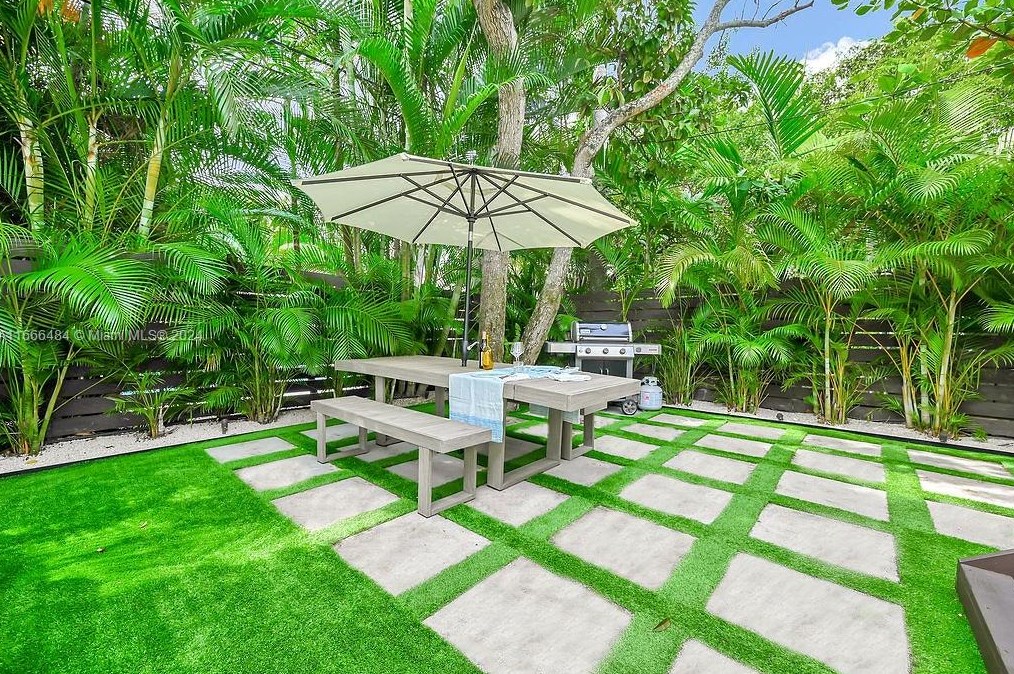 1010 83 St, Miami FL 33173-4104 exterior