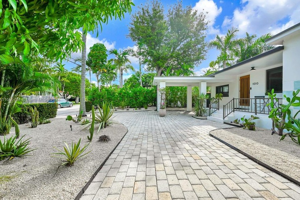 1010 83 St, Miami FL 33173-4104 exterior