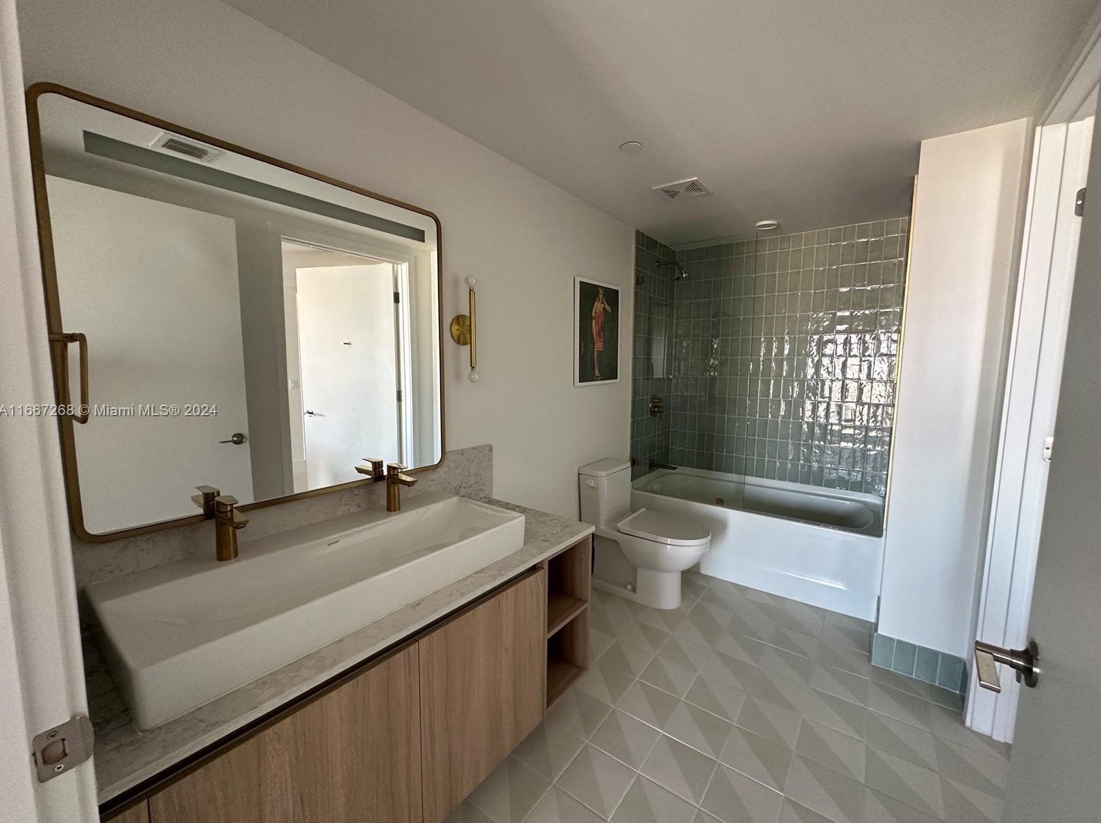 601 1st Ave, Miami FL  exterior