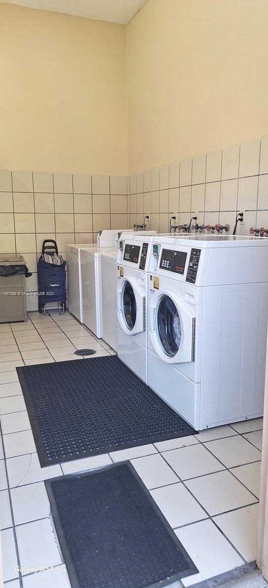 5821 Washington St, Hollywood FL 33023-7431 exterior