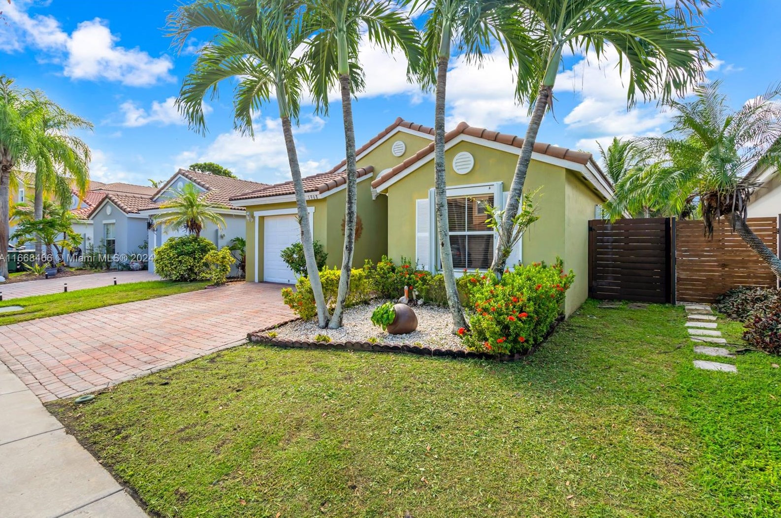 1968 12th St, Homestead FL  33035-1943 exterior