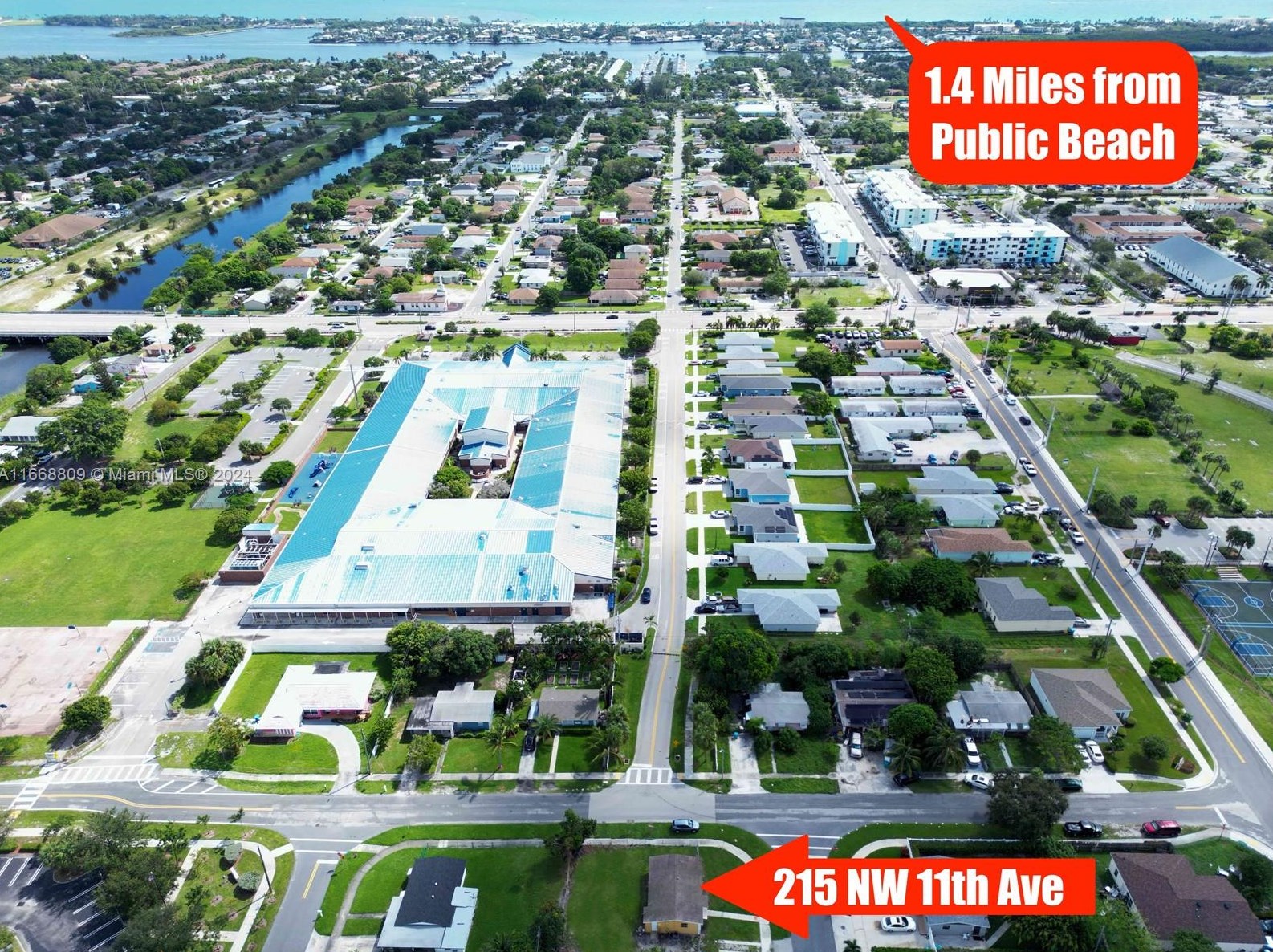 215 11 Ave, Boynton Beach FL 33435-3046 exterior