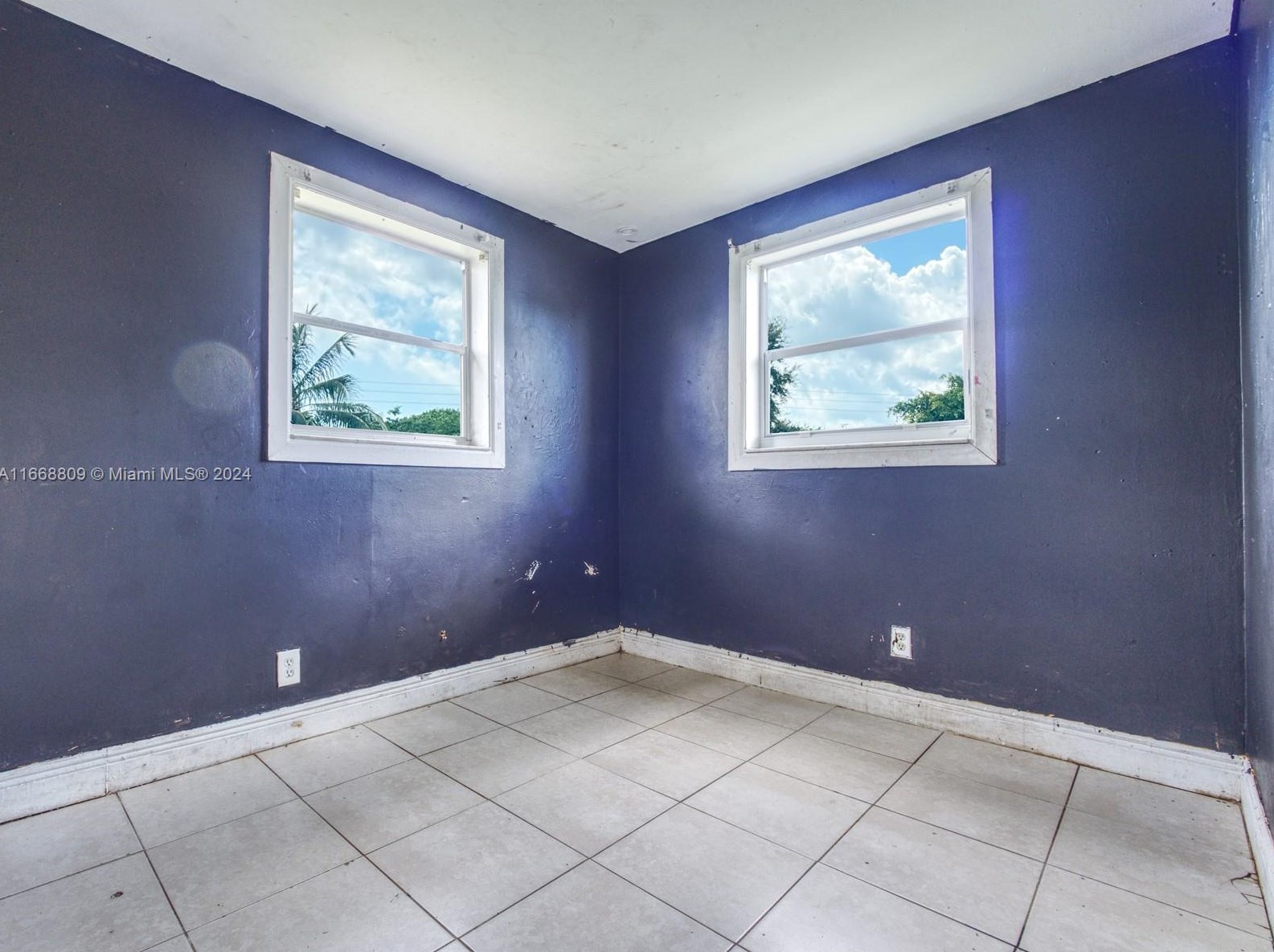 215 11 Ave, Boynton Beach FL 33435-3046 exterior